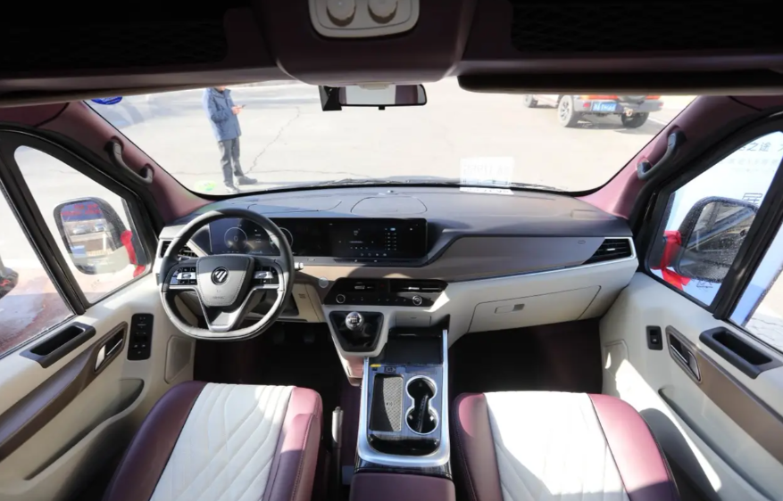 Tuyano Interior